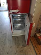 Lodówka Amica FK2965.3RAA z zamrażalnikiem dolnym 181 cm Czerwona