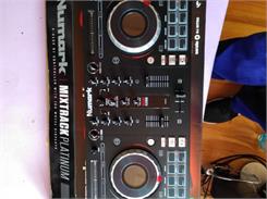Numark Mixtrack Platinum FX 4-kanałowy Kontroler DJ z Serato DJ Lite