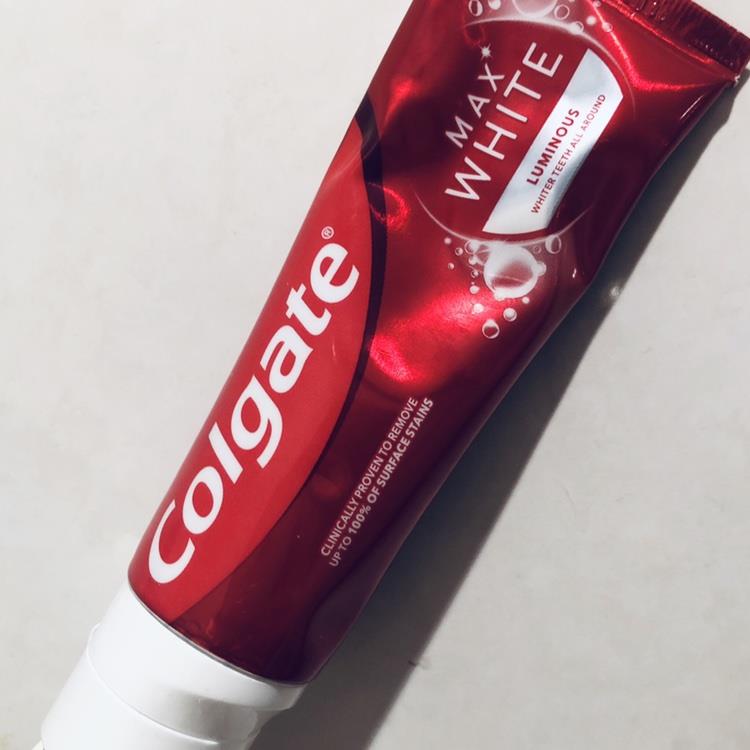 Пена для бритья colgate