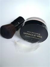 Max Factor Miracle Veil rozświetlający puder sypki 4g