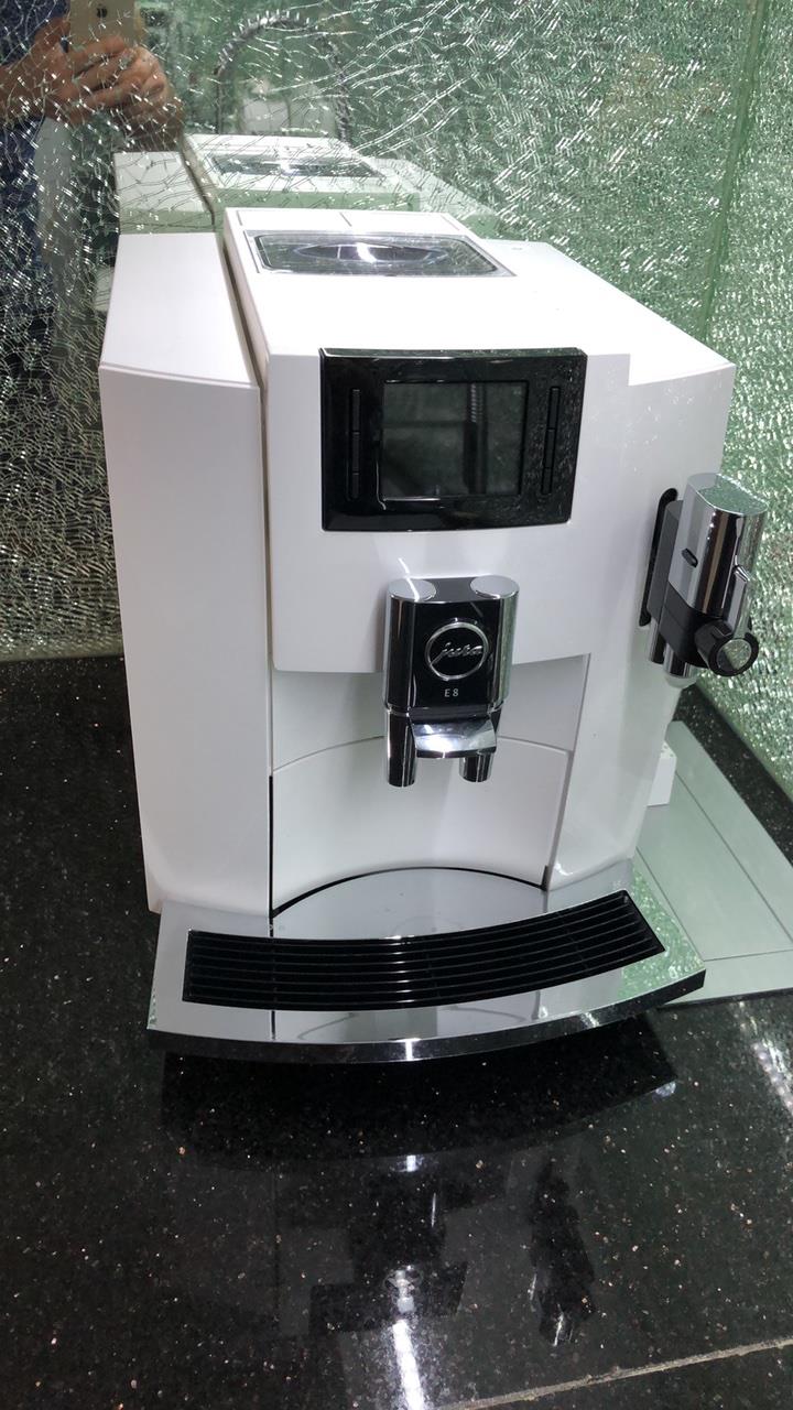 Jura E8 Piano White 2018 (15306) Opinie i ceny na Ceneo.pl