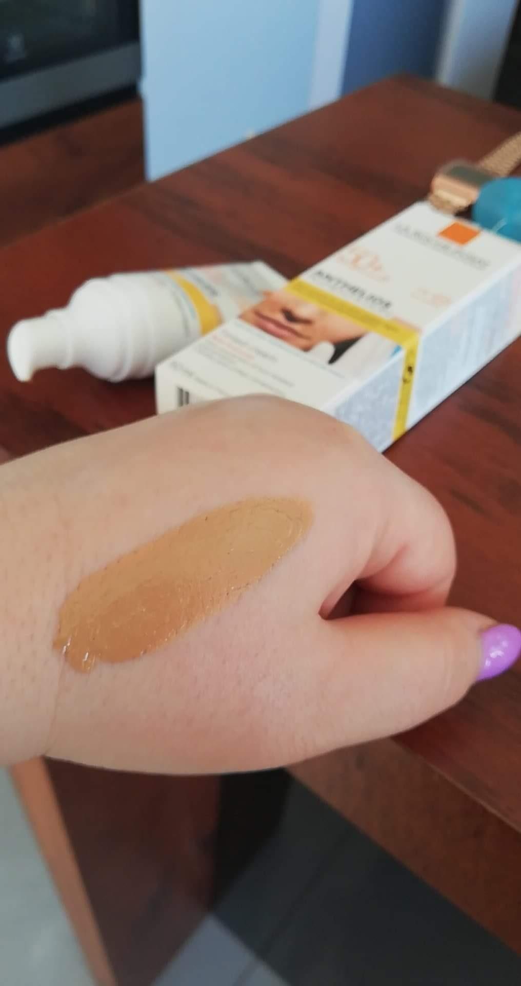 laroche anthelios pigmentation