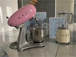 SMEG SMF01BLEU Czarny