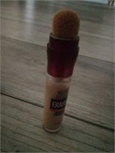 Maybelline New York Instant Anti-Age Eraser korektor z gąbeczką 01 Light 6,8 ml