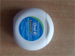 Oral-b Essential Floss woskowana/miętowa 50 m