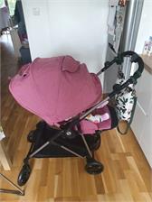 Cybex Melio Deep Black Spacerowy