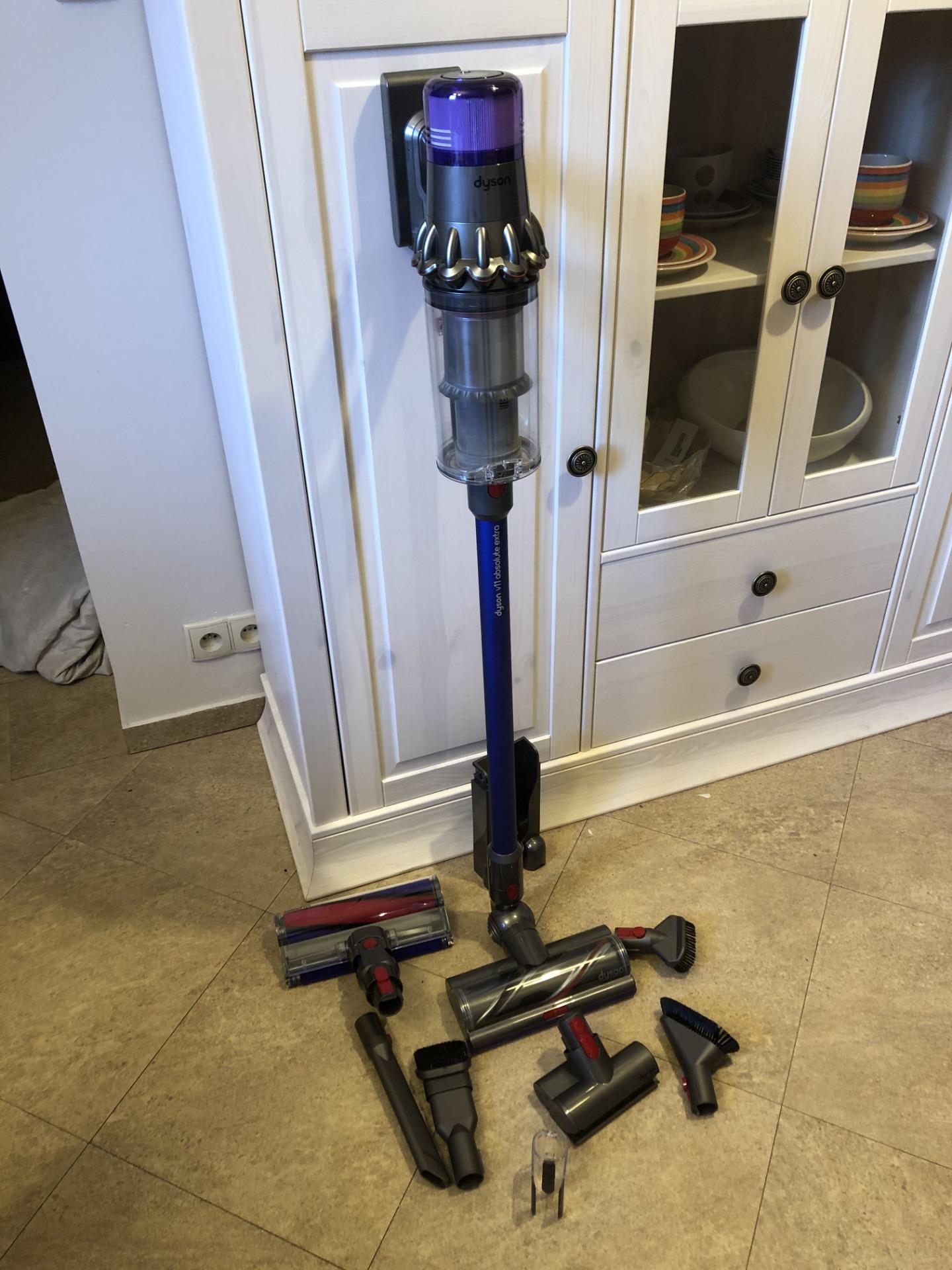 V11 absolute pro. Dyson v11 absolute Extra. Дайсон пылесос v11 absolute Extra Pro. Дайсон v11 absolute. Dyson v11 absolute.