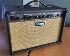 Akustyczne Combo Gitarowe Laney La30D