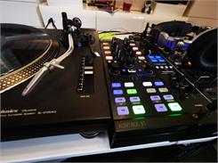 Native Instruments Traktor Kontrol X1 MK2