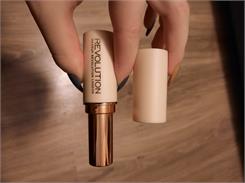 Makeup Revolution Fast Base Stick podkład do twarzy w sztyfcie F3 6g