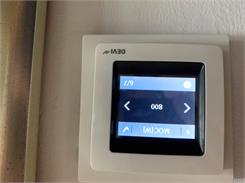 DEVI Elektroniczny termostat dotykowy DEVIreg Touch śnieżnobiały (140F1071)
