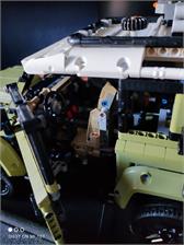 LEGO Technic 42110 Land Rover Defender 