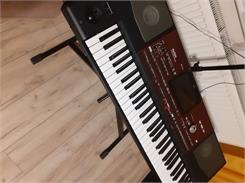 Korg PA-700