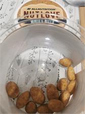 Allnutrition Nutlove Whole nuts Migdały w białej czekoladzie z cynamonem 300g