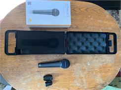 Behringer XM8500