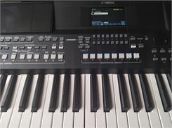 Yamaha PSR-SX600 Arranger Workstation