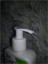CeraVe Nawilżający krem-pianka do mycia 236ml