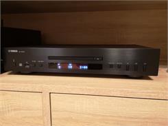 Yamaha CD-S303 Czarny