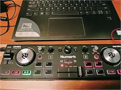 Numark DJ2GO2 Touch