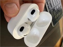 Apple AirPods 3 biały (MME73ZM/A) etui ładujące MagSafe