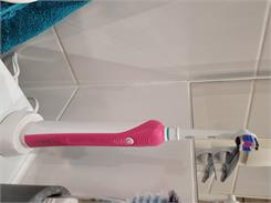 Szczoteczka elektryczna Oral-B Pro 750 różowa