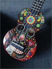 Mahalo Art Series Soprano Ukulele Skull Black