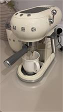 Ekspres SMEG ECF01CREU Kremowy