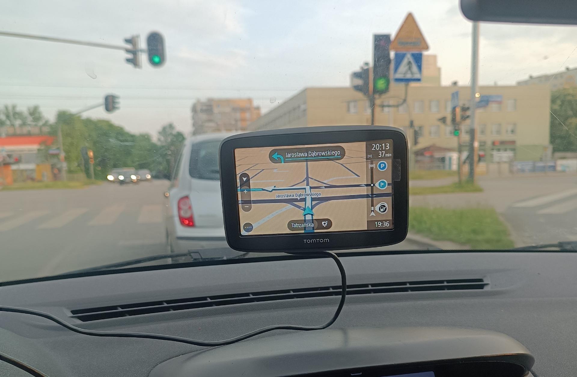 Nawigacja samochodowa TomTom GO Classic 5 (1BA500220) Opinie i ceny na Ceneo.pl