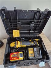 DeWalt DCG409VSNT-XJ