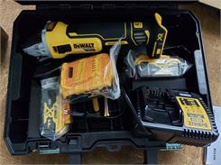 Dewalt DCG405P3