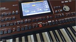 Korg PA-700