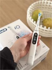 Szczoteczka elektryczna Oral-B IO Series 7 Sapphire Blue
