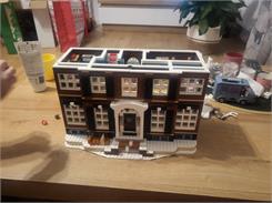 LEGO Ideas 21330 Kevin sam w domu