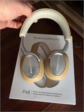 Bowers & Wilkins Px8 Beżowy