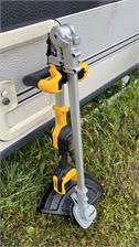 Podkaszarka akumulatorowa DeWalt DCMST561N