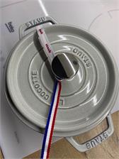 Staub Garnek żeliwny La Cocotte 1,7L biała trufla (405014090)