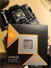 AMD RYZEN 7 9800X3D X8 4,7GHz AM5 BOX