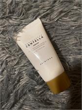 Krem Skin1004 Madagascar Centella Lekki Łagodzący Do Cery Wrażliwej I Skłonnej Podrażnień na dzień i noc 30ml