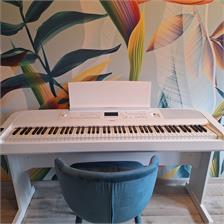 Yamah DGX-670 WH
