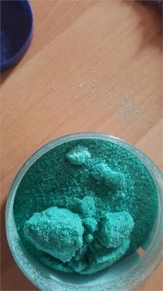 Kräuter-Fußbadesalz 600g – Gegen Hornhaut & Müde Füße, Mit Minze & Salbei, Dermatologisch Getestet, Erfrischend