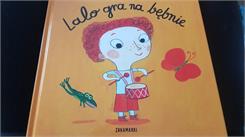 Lalo gra na bębnie