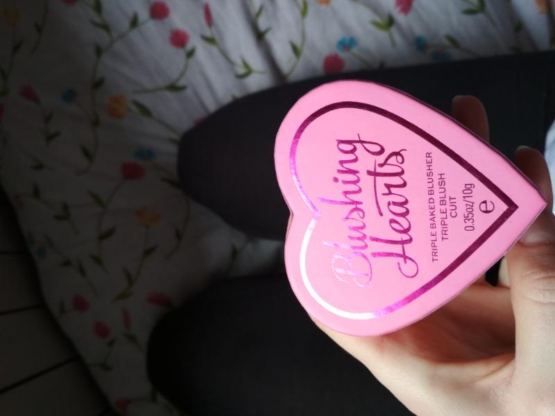 Makeup Revolution Triple Baked Blusher Blushing Hearts róż do policzków